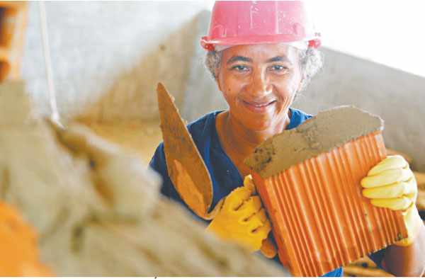 Mulheres na construção civil: avanços e desafios